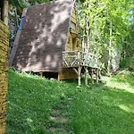 En Ariege Insolite Avec Vue Montagne, Calme, Nature Et Ciel Etoile Chalet Massat